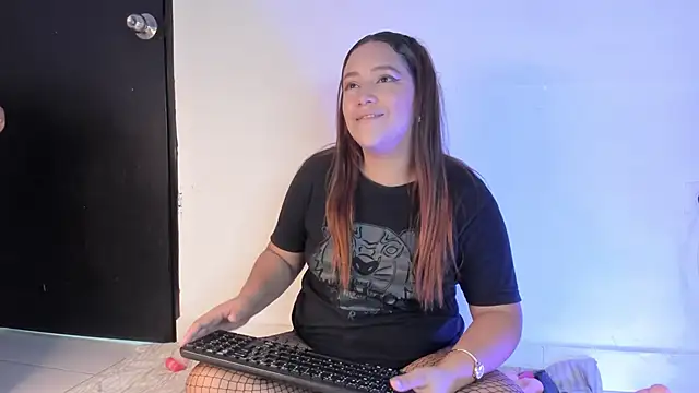 Snapshot of aprill21_ chatting on 02.04.25 aprill21 online show from 02.04.25