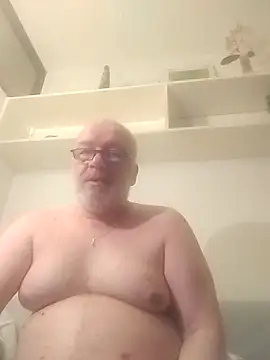 Snapshot of Belko7 chatting on 03.18.25 Belko7 online show from 03.18.25