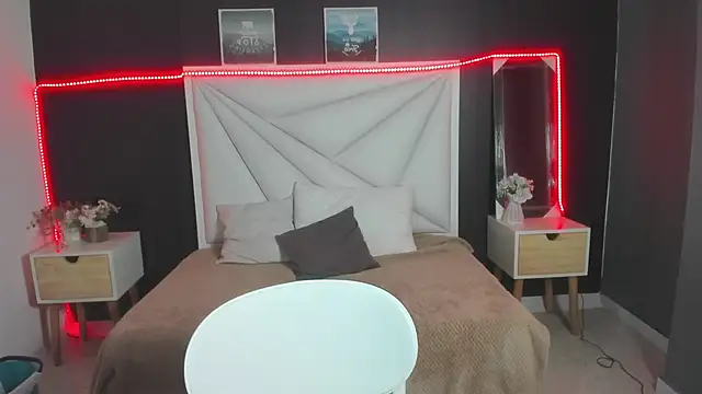 Snapshot of Lina_Castle chatting on 02.06.25 Lina Castle online show from 02.06.25