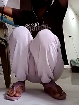 Snapshot of _SonPari_ chatting on 12.08.24 SonPari online show from 12.08.24