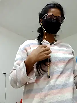 Snapshot of _SonPari_ chatting on 12.10.24 SonPari online show from 12.10.24