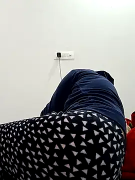 Snapshot of _SonPari_ chatting on 12.13.24 SonPari online show from 12.13.24