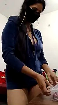 Snapshot of _SonPari_ chatting on 12.24.24 SonPari online show from 12.24.24