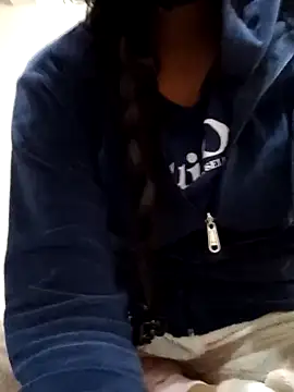 Snapshot of _SonPari_ chatting on 12.31.24 SonPari online show from 12.31.24