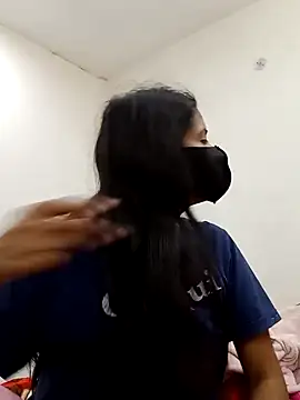 Snapshot of _SonPari_ chatting on 01.18.25 SonPari online show from 01.18.25