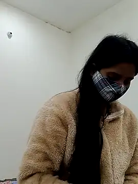 Snapshot of _SonPari_ chatting on 02.14.25 SonPari online show from 02.14.25