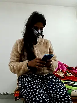 Snapshot of _SonPari_ chatting on 02.17.25 SonPari online show from 02.17.25