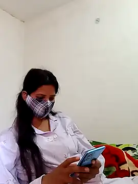 Snapshot of _SonPari_ chatting on 02.19.25 SonPari online show from 02.19.25