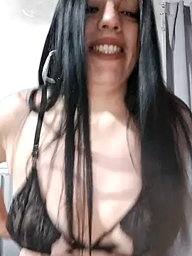 Snapshot of Paulitta- chatting on 05.25.26 Paulitta- online show from 05.25.26