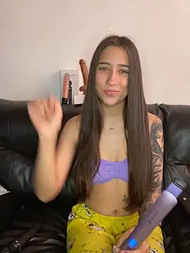 Snapshot of _Luuna chatting on 09.19.25  Luuna online show from 09.19.25