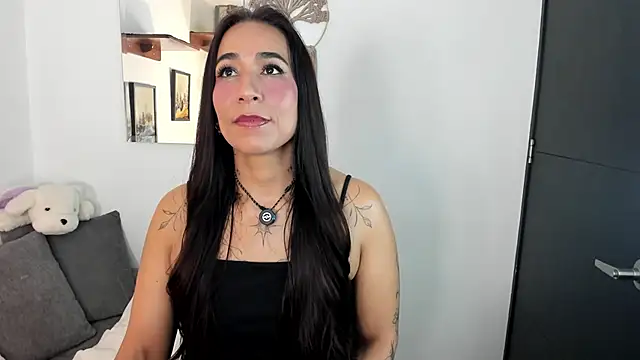 Snapshot of electra_hunt chatting on 06.16.26 electra hunt online show from 06.16.26