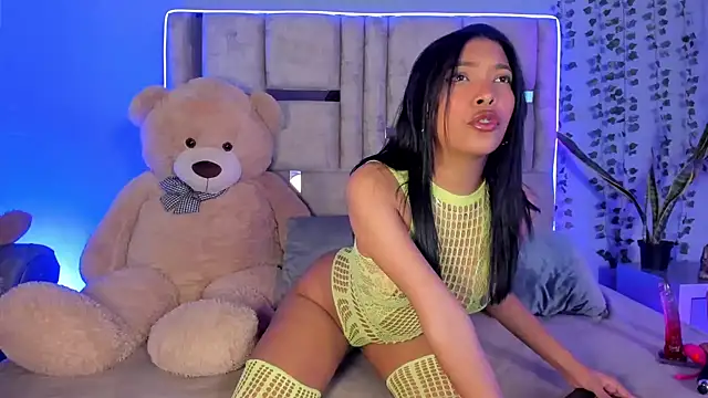 KarolRojas  online show from 01.31.25