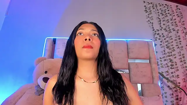 KarolRojas  online show from 02.04.25