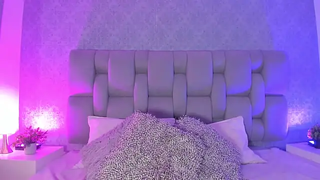 KarolRojas  online show from 10.03.25