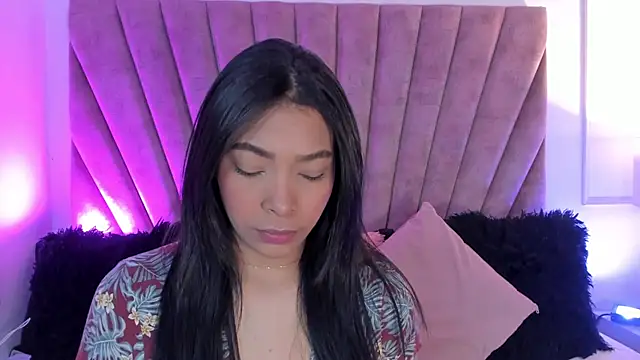 KarolRojas  online show from 10.22.25