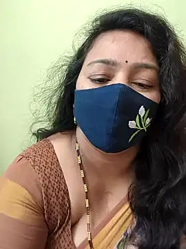 Snapshot of neelu-hoty chatting on 04.28.26 neelu-hoty online show from 04.28.26