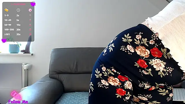 Snapshot of BellaBigBoobz chatting on 05.29.26 BellaBigBoobz online show from 05.29.26