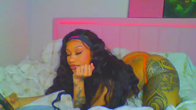 Snapshot of XenaIsland chatting on 10.14.25 XenaIsland online show from 10.14.25