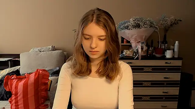 Snapshot of Emi1y_Angel11 chatting on 02.15.26 Emi1y Angel11 online show from 02.15.26