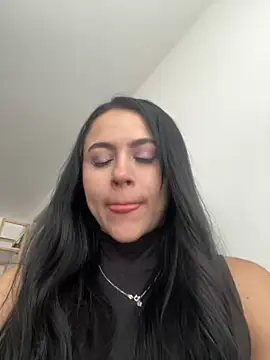 Snapshot of CoralineKam1 chatting on 01.05.25 CoralineKam1 online show from 01.05.25