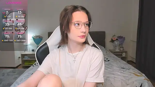 DearLia online show from 02.23.25