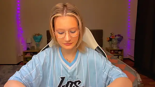 DearLia online show from 09.10.25