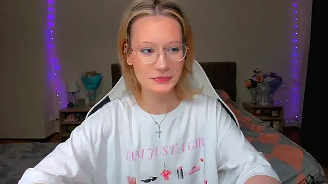 DearLia online show from 09.13.25