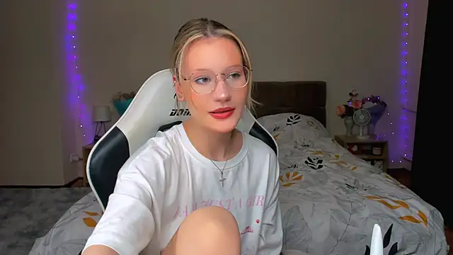 DearLia online show from 09.23.25