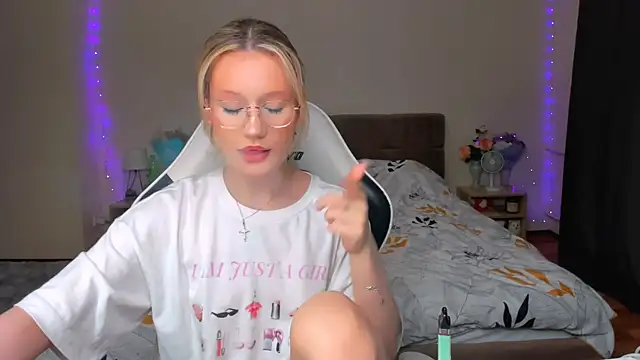 DearLia online show from 09.25.25