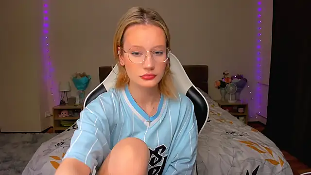 DearLia online show from 09.30.25