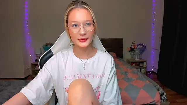 DearLia online show from 10.11.25