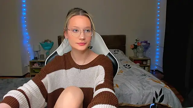 DearLia online show from 10.26.25