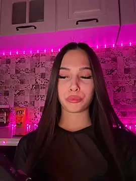 EricaWalls online show from 02.17.25