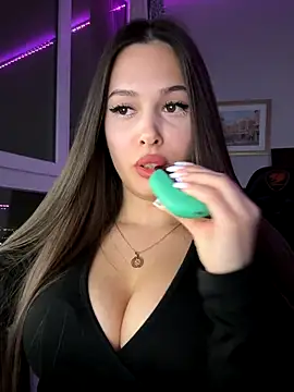 EricaWalls online show from 12.01.25