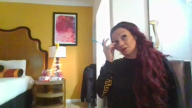 Snapshot of ALLURET4U chatting on 12.21.24 ALLURET4U online show from 12.21.24
