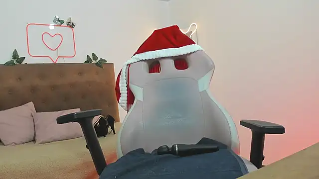 Snapshot of Samantta_tay chatting on 12.23.24 Samantta tay online show from 12.23.24