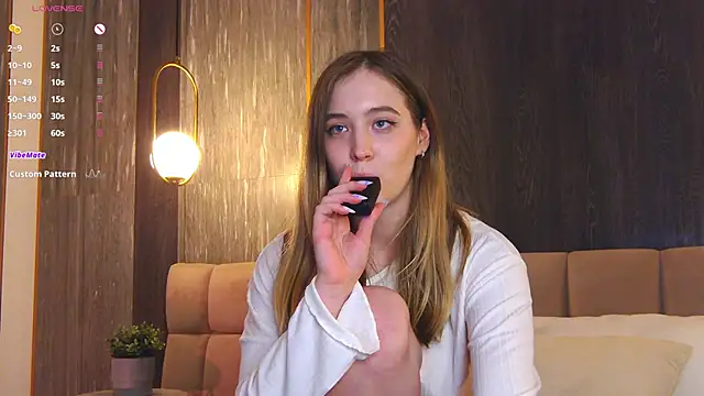 Snapshot of LoraineLuff chatting on 01.25.25 LoraineLuff online show from 01.25.25