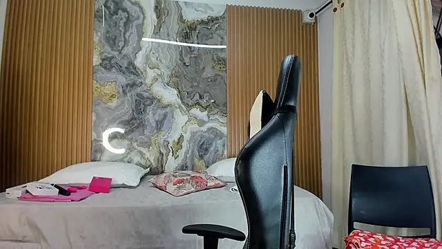 Danna topless online show from 11.21.25