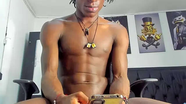 Snapshot of darwinjhonson chatting on 12.15.24 darwinjhonson online show from 12.15.24