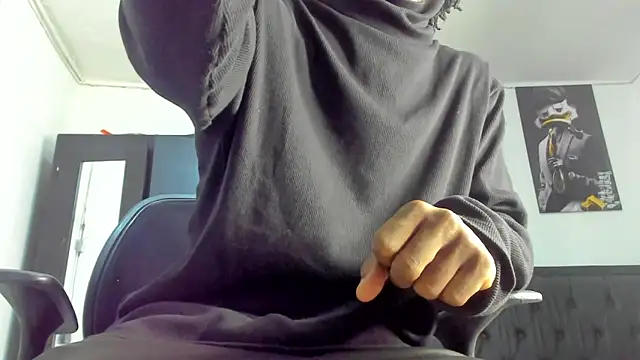 Snapshot of darwinjhonson chatting on 12.18.24 darwinjhonson online show from 12.18.24