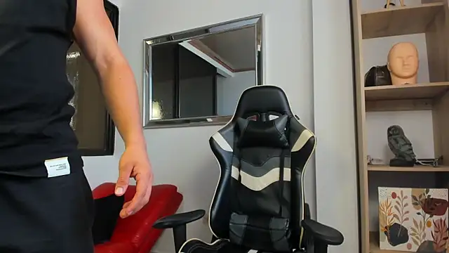 julian wallace online show from 02.10.26