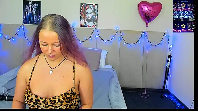 Snapshot of MuscleXXXBarbie chatting on 02.18.25 MuscleXXXBarbie online show from 02.18.25