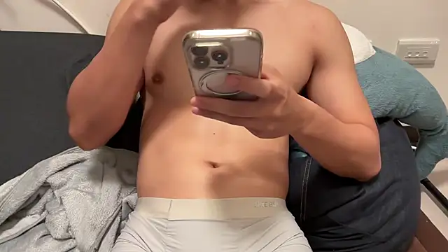 Alex1069 online show from 04.21.26