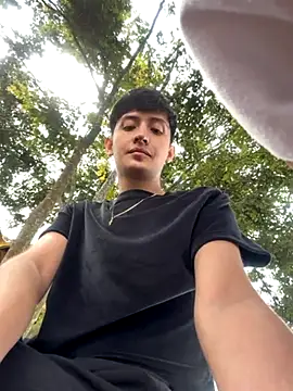 Snapshot of HotStar_yes chatting on 11.03.25 HotStar yes online show from 11.03.25