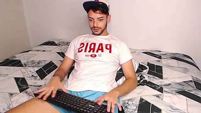 Snapshot of Logan_cocky chatting on 12.27.24 Logan cocky online show from 12.27.24