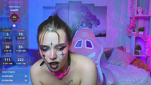 Snapshot of DorisGaillard chatting on 12.23.24 DorisGaillard online show from 12.23.24