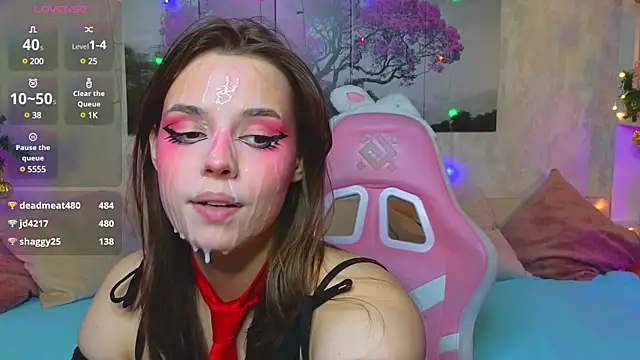 Snapshot of DorisGaillard chatting on 12.29.24 DorisGaillard online show from 12.29.24