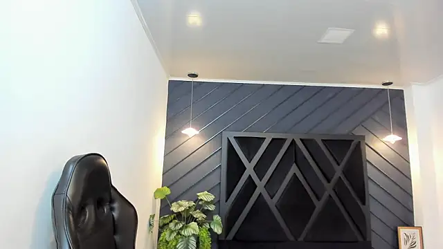 Yeiko Romero  online show from 01.02.25