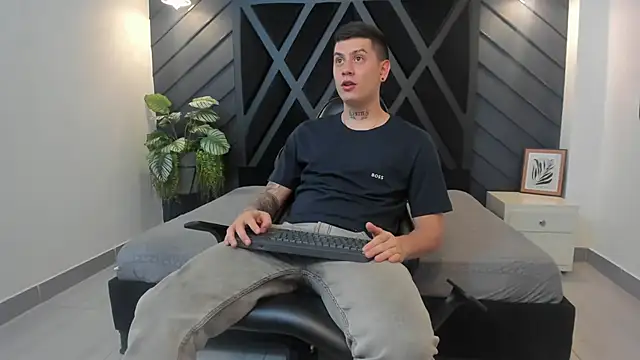 Yeiko Romero  online show from 01.07.25