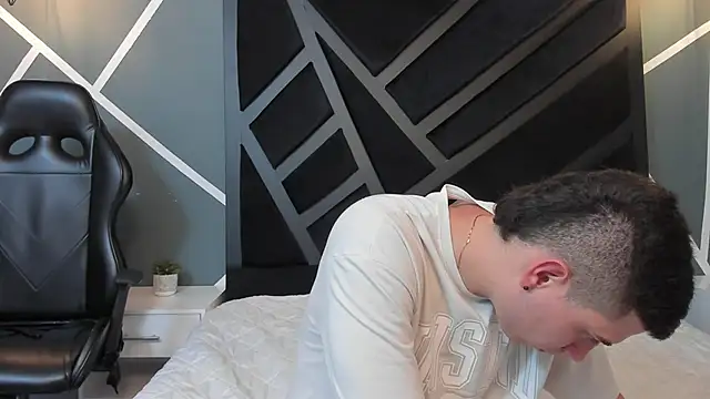 Yeiko Romero  online show from 01.21.25